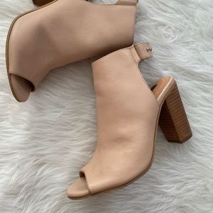 Cute neutral pink shoes
